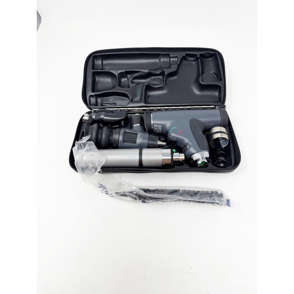 Welch Allyn Diagnostic Set MacroView Otoscope 23820 Ophthalmoscope 11720 Case